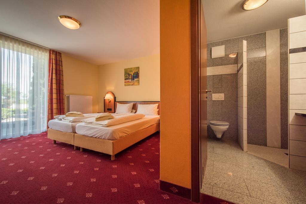 Landhotel Und Gasthof Hirsch Huettenreute Hosskirch Ngoại thất bức ảnh