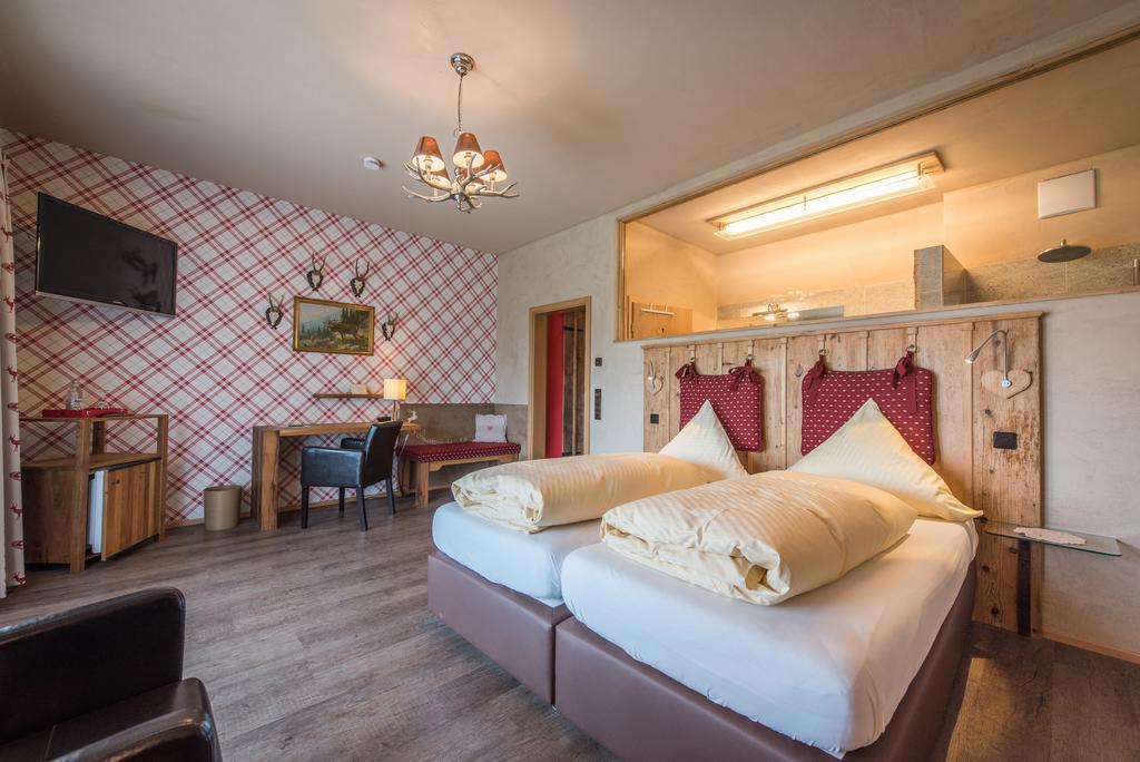 Landhotel Und Gasthof Hirsch Huettenreute Hosskirch Ngoại thất bức ảnh