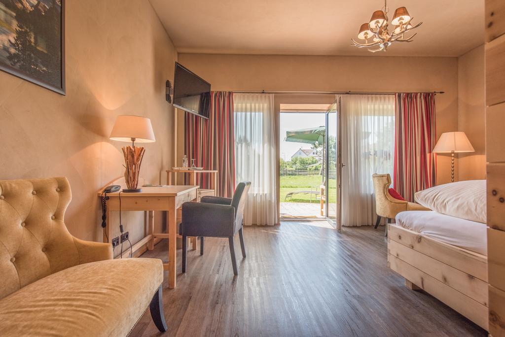 Landhotel Und Gasthof Hirsch Huettenreute Hosskirch Ngoại thất bức ảnh